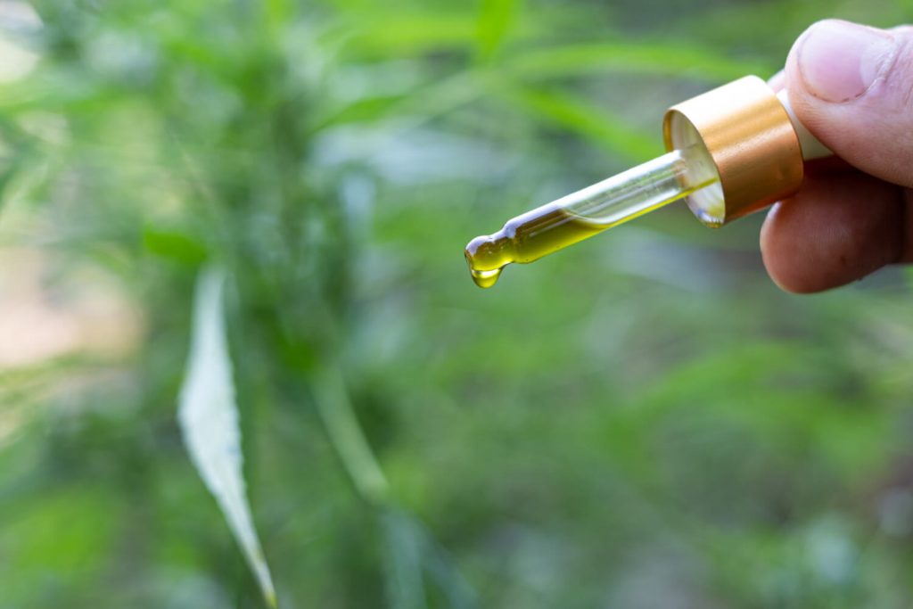 Comment bien utiliser votre huile CBD pour les douleurs