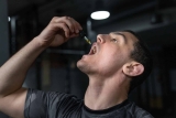 Avis huile de CBD sublinguale : est-ce mieux de la prendre sous la langue ?