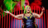 Les faux-cils en fibre de chanvre de Lizzo