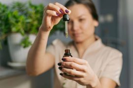 Le CBD peut-il vous aider face à l’anxiété ? Les avis et témoignages scientifiques